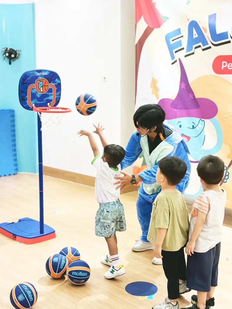 kelas basket anak di sparks sports academy