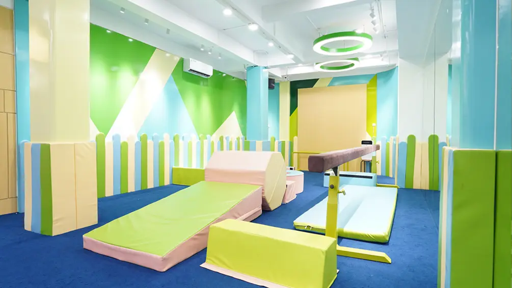Peralatan gymnastic anak di Sparks Sports Academy