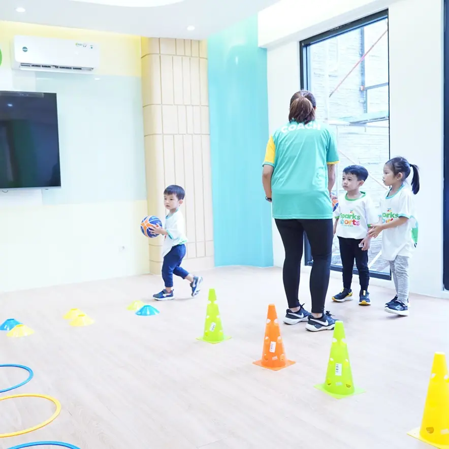 aktivitas les basket anak di sparks sports academy - 04