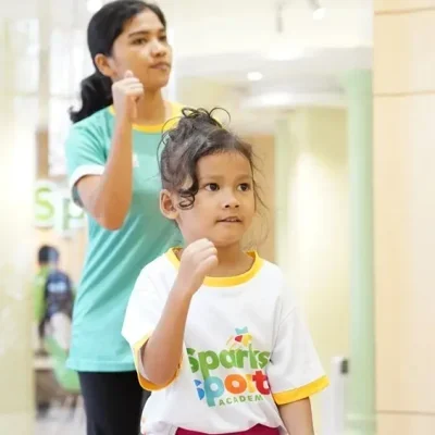 Les Modern Dance Anak terdekat